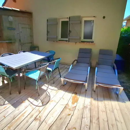 Detente Et Nature Maisonnette Conviviale Pour 6 Personnes Dans Un Village De Vacances *