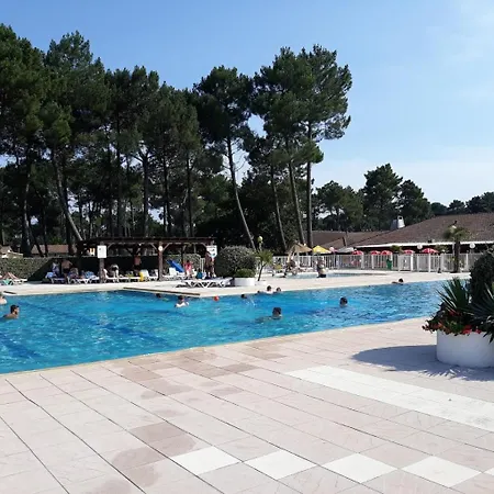 Detente Et Nature Maisonnette Conviviale Pour 6 Personnes Dans Un Village De Vacances 假日公园 *