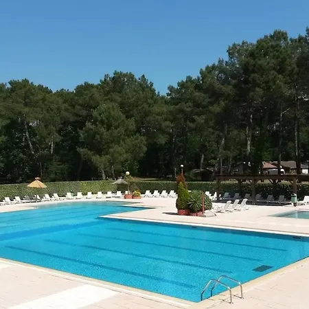 Detente Et Nature Maisonnette Conviviale Pour 6 Personnes Dans Un Village De Vacances