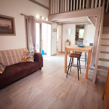 Detente Et Nature Maisonnette Conviviale Pour 6 Personnes Dans Un Village De Vacances *