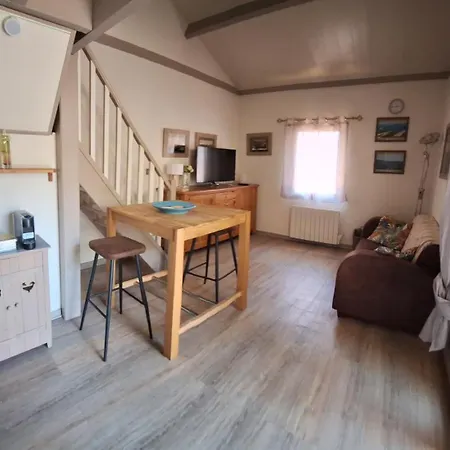 Detente Et Nature Maisonnette Conviviale Pour 6 Personnes Dans Un Village De Vacances