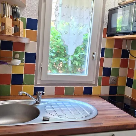 Detente Et Nature Maisonnette Conviviale Pour 6 Personnes Dans Un Village De Vacances *